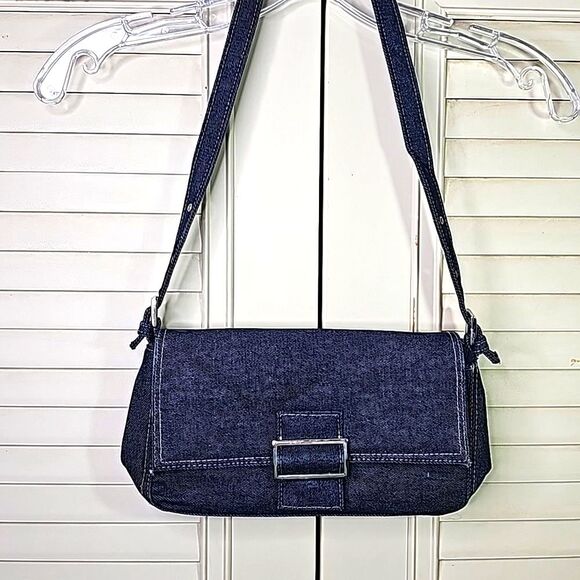 Venezia Handbags - Denim Shoulder Bag by Venezia Jeans Blue Silvertone Hardware zip closure & snap